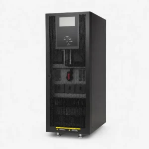 Vista frontal de UPS Online Trifásica Modular Fortress 80KVA y 80KW reales. Gabinete negro con pantalla LCD táctil de 7 pulgadas.